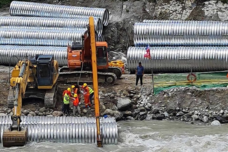 स्याफ्रुबेँसी–टिमुरे राजमार्गमा हल्का सवारीसाधन सञ्चालन