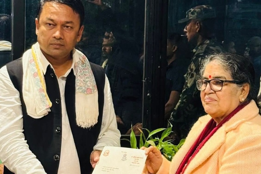 मधेशका मुख्यमन्त्री यादवलाई २४ घण्टाभित्र विश्वासको मत लिन सर्वोच्चको परमादेश