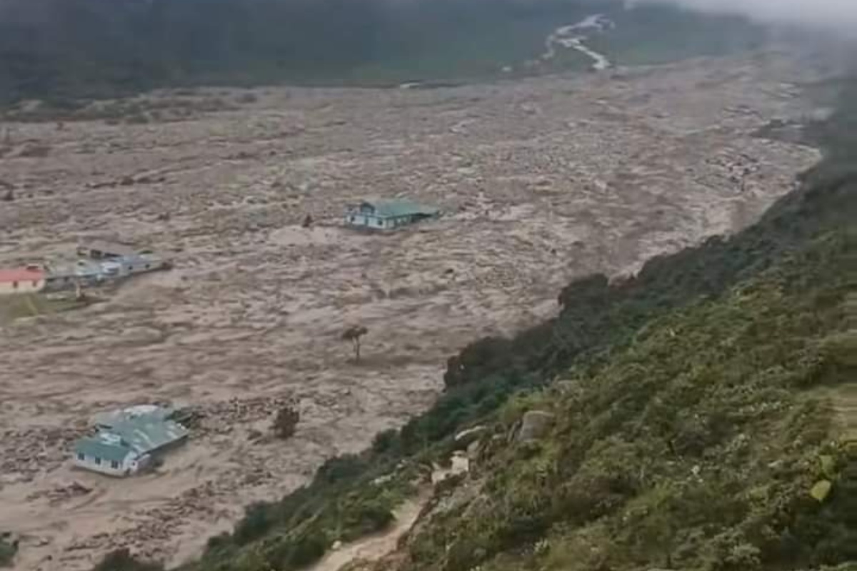 सोलुखुम्बुको थामेमा भीषण बाढी, हिमताल फुटेको आशंका