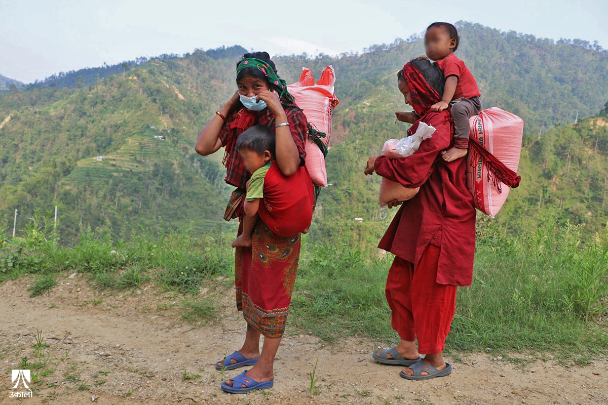 ऋण काढेर दशैँ मनाउँदै चेपाङ समुदाय