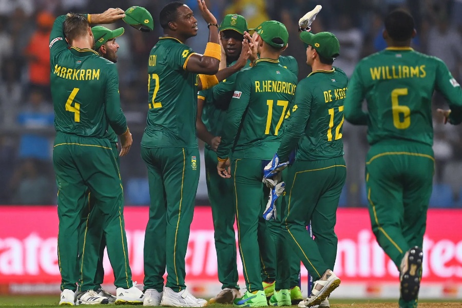 विश्वकप क्रिकेटः दक्षिण अफ्रिकाद्वारा इंग्ल्याण्ड २२९ रनले पराजित