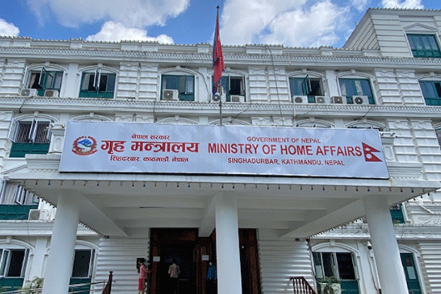 गृहका १० सहसचिवको सरुवाः अध्यागमनको डीजीमा तामाङ, ६ जिल्लाका सीडीओ फेरिए
