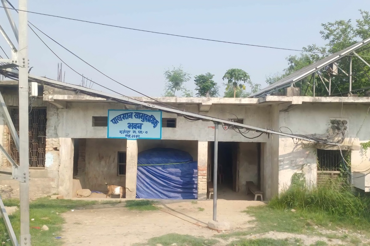 सामुदायिक भवनसहितको जग्गा व्यक्तिलाई बेचेको भन्दै स्थानीय आन्दोलित