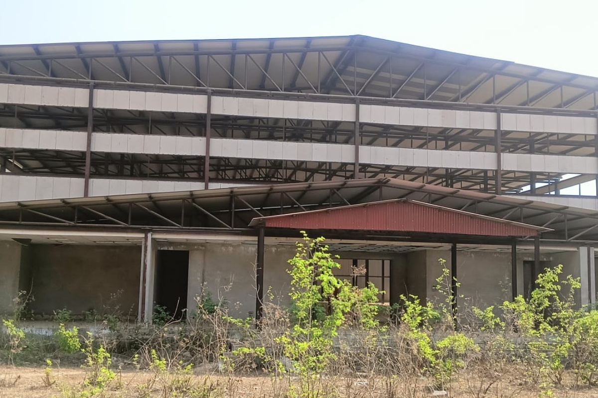 मन्थलीको बहुउद्देश्यीय कबर्डहल ४ वर्षदेखि अलपत्र 