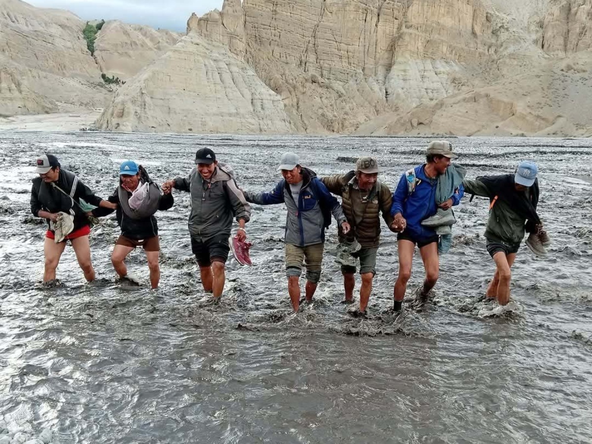 ‘ध्ये’ खोलामा पुल नहुँदा स्थानीय र पर्यटकलाई सास्ती