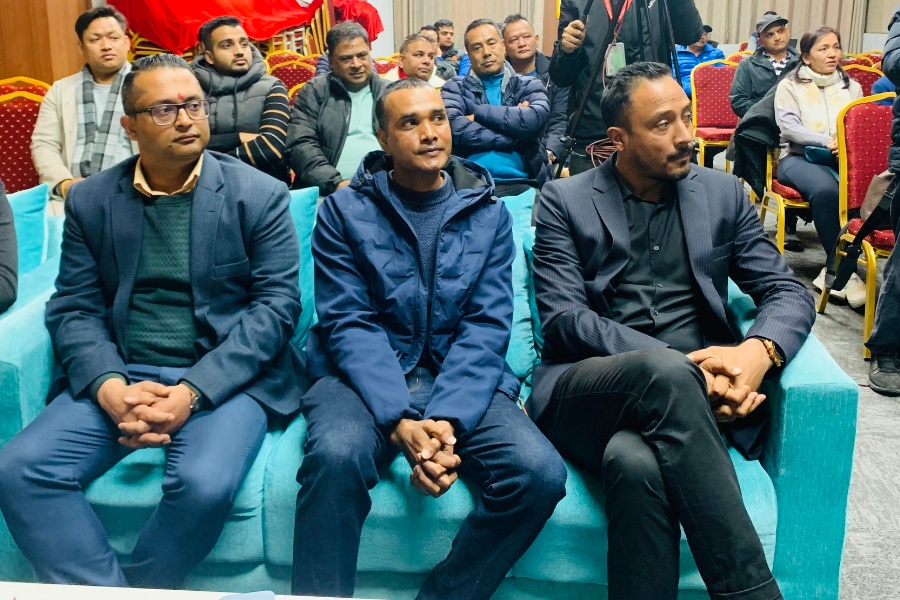 एनआरएनएद्वारा नेपाल क्रिकेट संघका पदाधिकारीलाई सम्मान