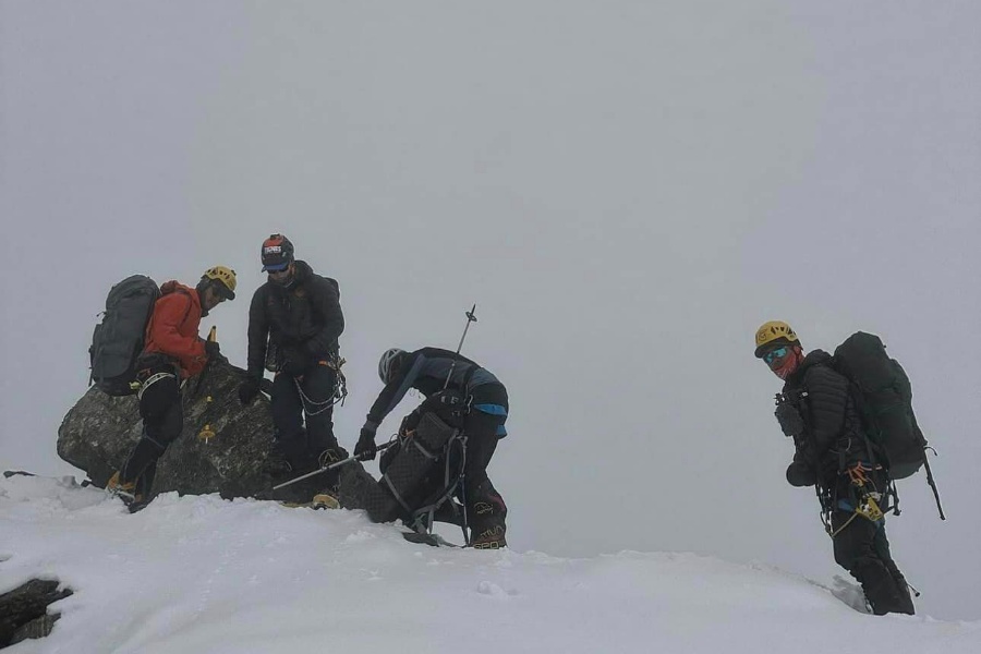 कतारी राजकुमारी थानीद्वारा अन्नपूर्ण आरोहण
