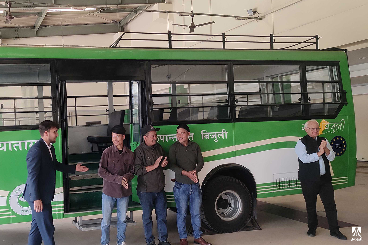 इन्धनबाट चल्ने पुराना गाडी विद्युतीय बनाइँदै, तर सडकमा निस्कनै पाउँदैनन्