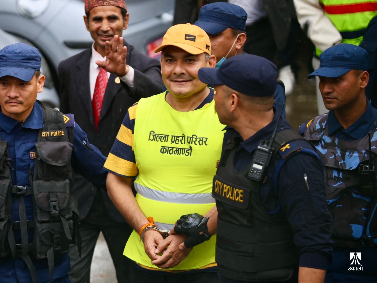 दुर्गा प्रसाईंलाई १२ दिन हिरासतमा राख्न अदालतको अनुमति