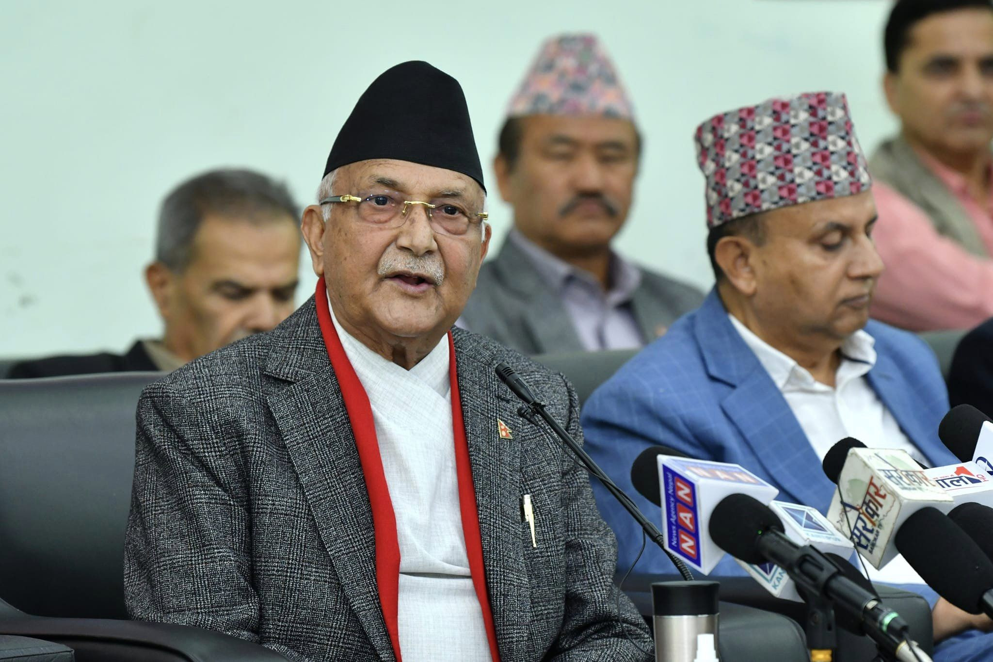 सत्तारूढ गठबन्धनसँग आर्थिक मन्दीबाट उम्किने योजना नै छैन : ओली