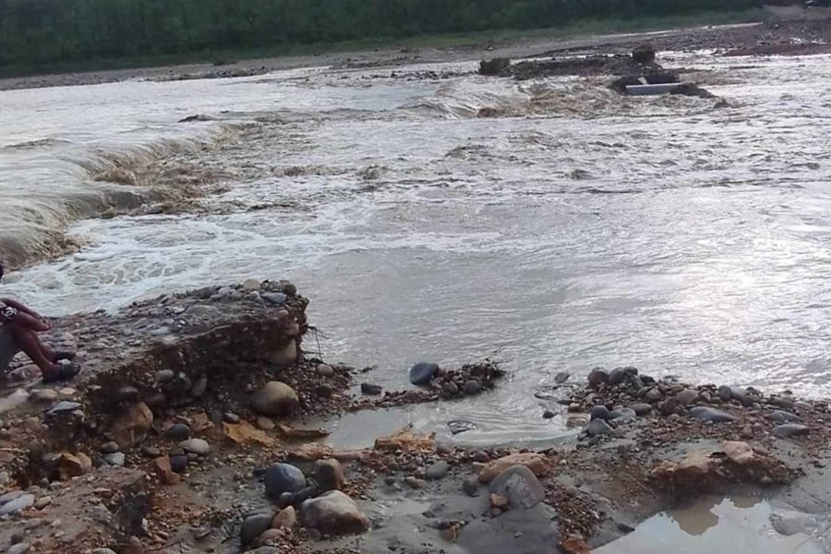 बाढीले डाइभर्सन बगाउँदा नारायणगढ–बुटवल सडकखण्ड अवरुद्ध