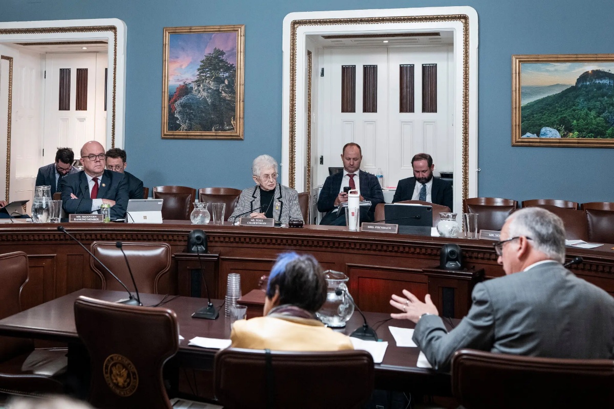 अमेरिकी कंग्रेसद्वारा ९ अर्ब डलर विदेशी सहायता कटौती अनुमोदन