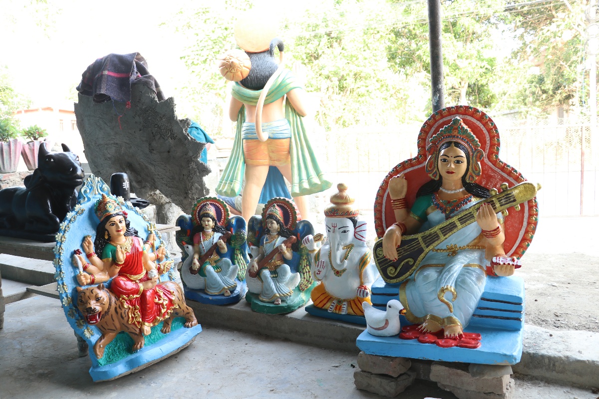 परिवार नै मूर्तिकला व्यवसायमा, वार्षिक १३ लाखको कारोबार 