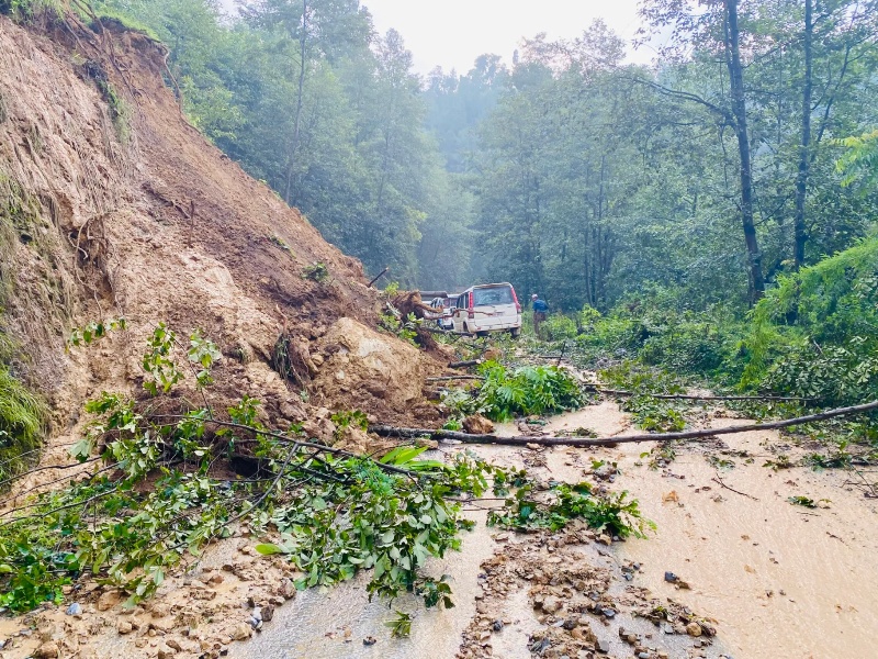 पृथ्वीराजमार्गको थर्पु–खैरेनीटार खण्ड एकतर्फी सञ्चालनमा