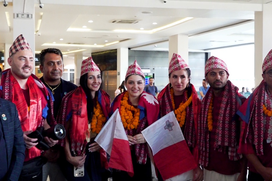 नेपाल भ्रमणमा मिस माल्टा चेरिस, ढाका टोपी र पञ्चेबाजासहित स्वागत 