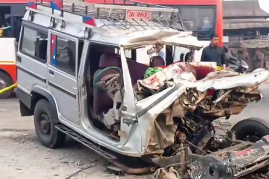 टिपरको ठक्करले जिपमा सवार तीनजनाको मृत्यु