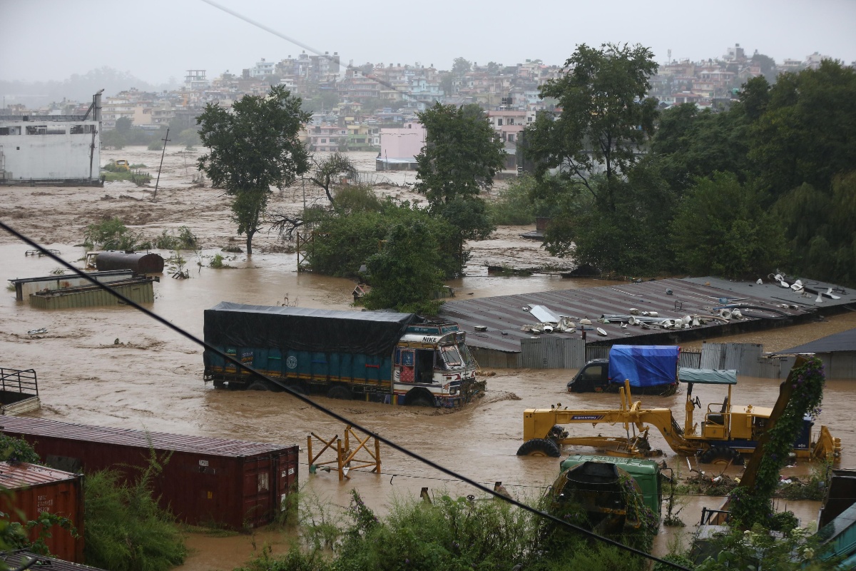 वर्षाजन्य विपद‍्बाट जनजीवन अस्तव्यस्त, सडकदेखि विद्युत् आपूर्तिसम्म प्रभावित