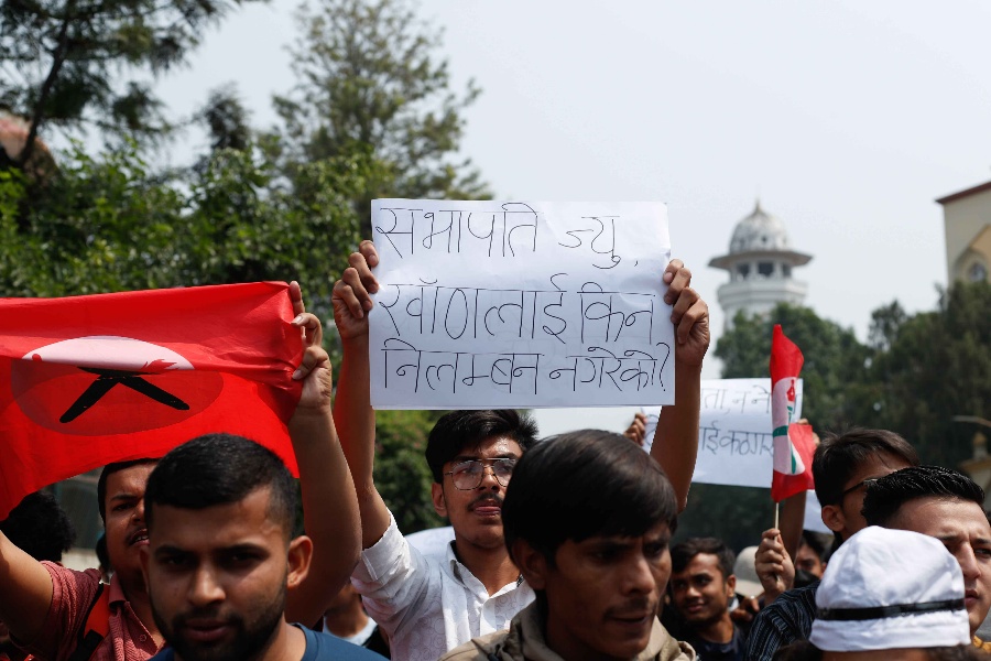 नेविसंघको प्रश्न– सभापतिज्यू खाँणलाई किन निलम्बन नगरेको?