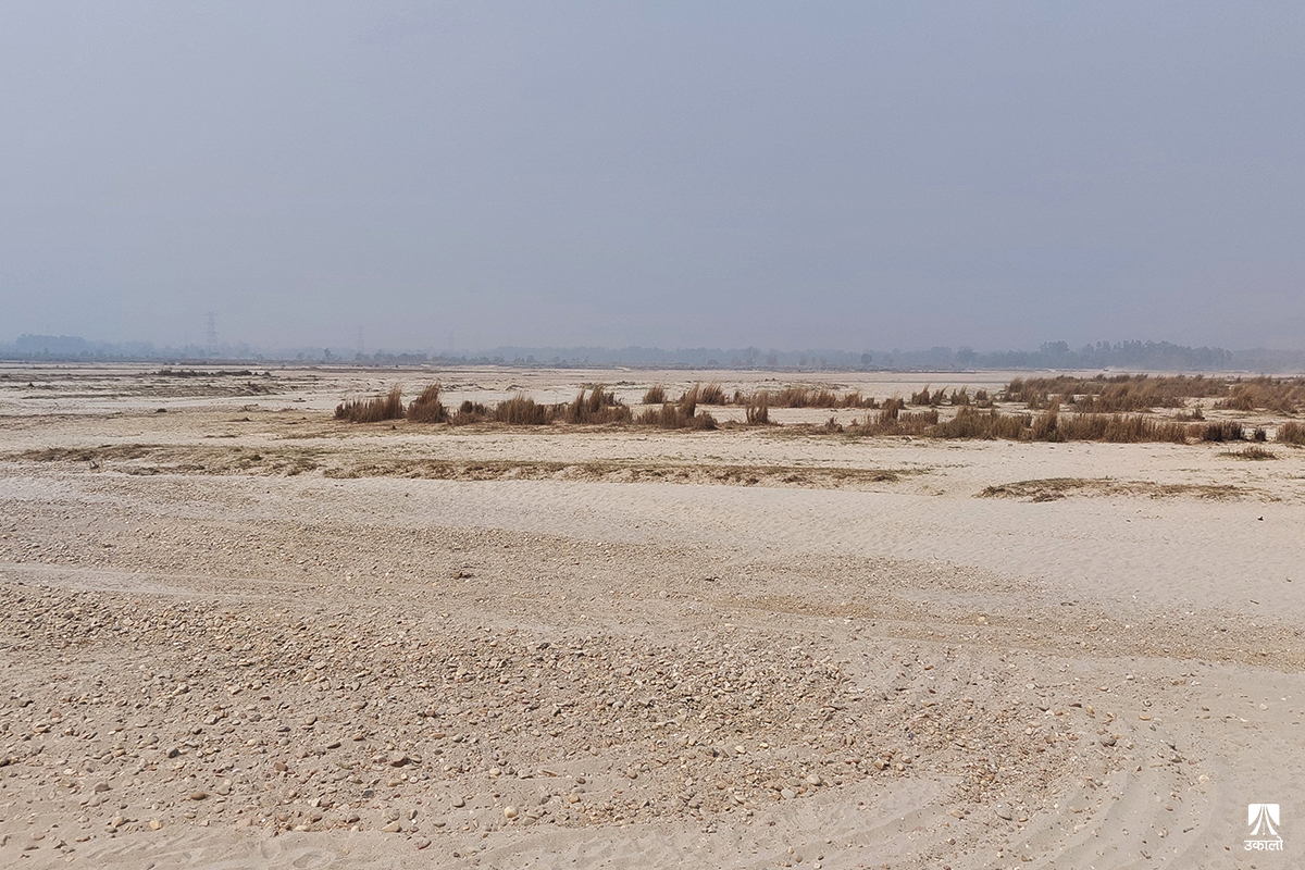 मरुभूमि बन्ने बाटोमा मधेशः १९ वर्षमा नदी आसपासको साढे २७ हजार बिघा खेत बगरमा परिणत