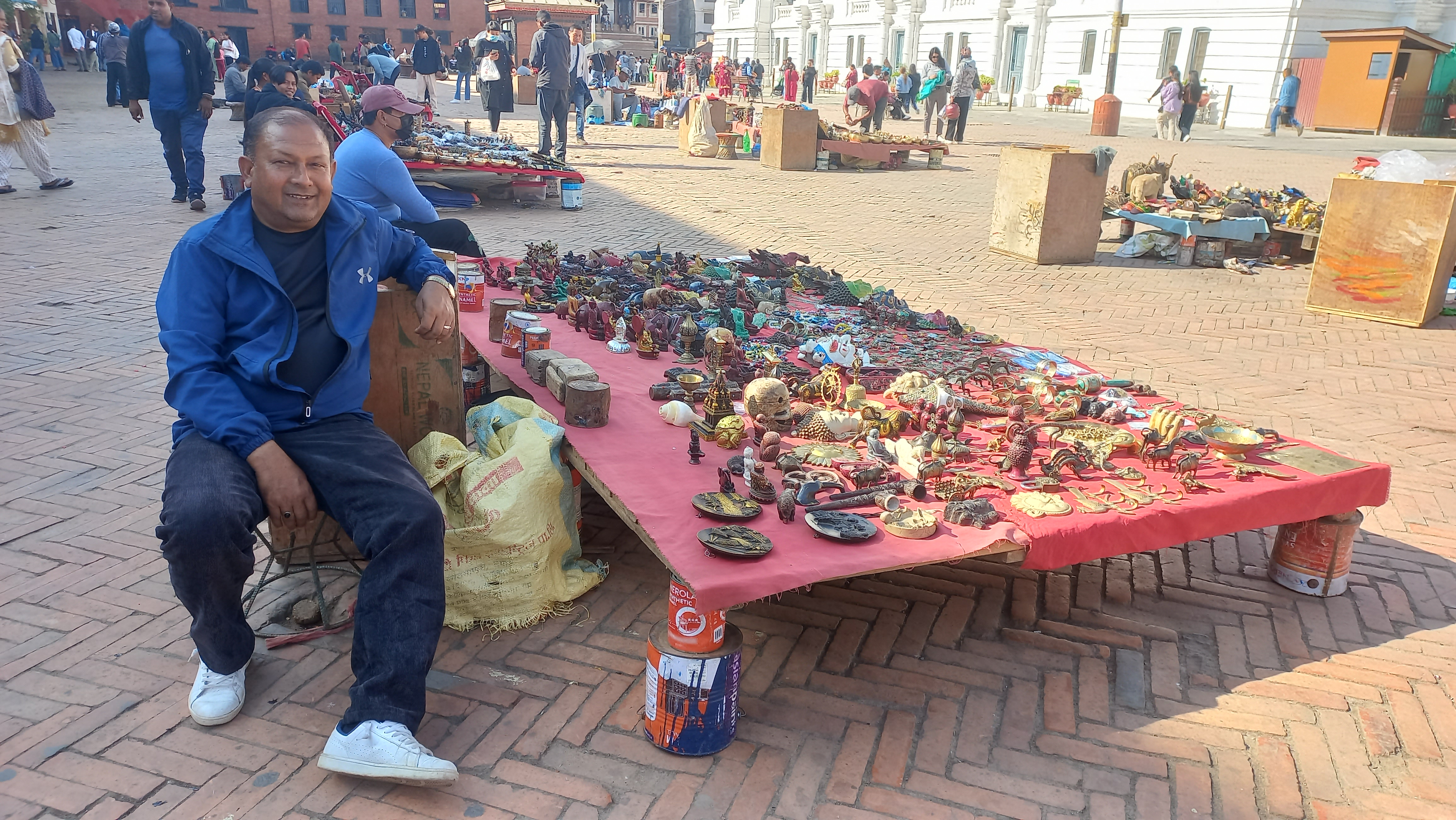 ‘विदेशी हेर्छन्, स्वदेशीले किन्छन्’