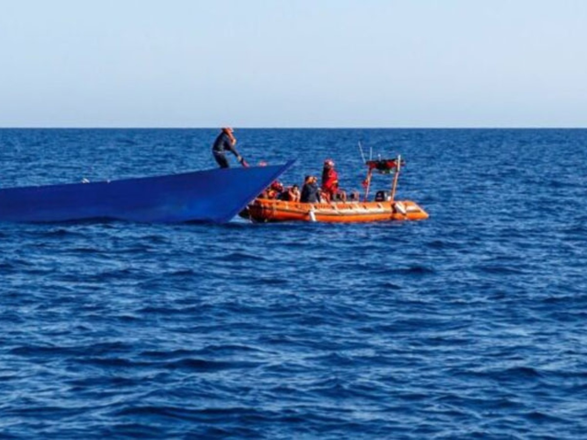 इन्डोनेसियामा माछा मार्ने क्रममा डुंगा पल्टिँदा १५ जना बेपत्ता