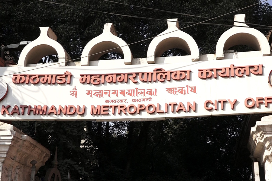 काठमाडौँ महानगरले तीन महिनामा हटायो नौ हजार होर्डिङ बोर्ड