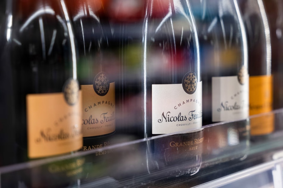 ट्रम्पद्वारा युरोपेली वाइन र अन्य मदिराजन्य उत्पादनमा भारी कर लगाउने चेतावनी