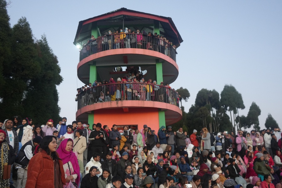 इलाममा बढे पर्यटक, ६ महिनामा ८५ हजार जना भित्रिए