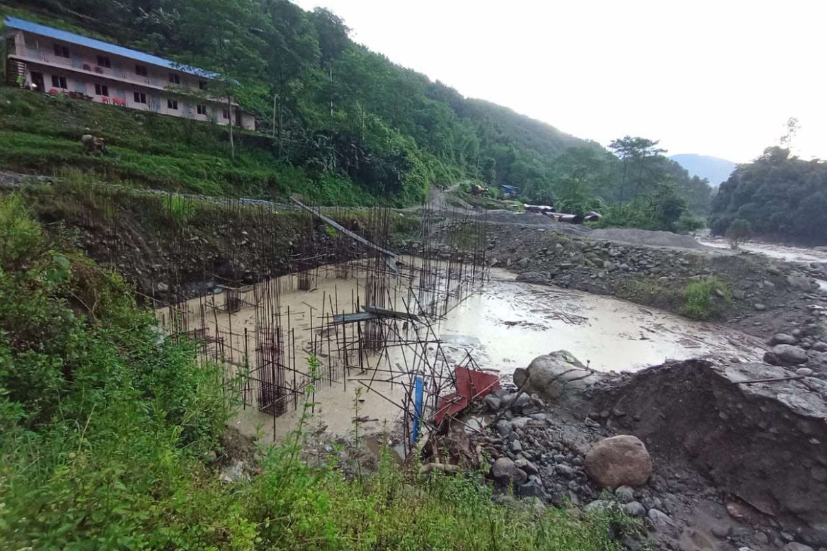 भोजपुरमा बाढीले बगाएर जलविद्युत् आयोजनाका २ मजदुर बेपत्ता