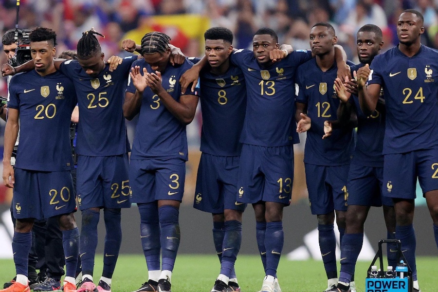 समर्थकको निशानामा फ्रान्सेली खेलाडी