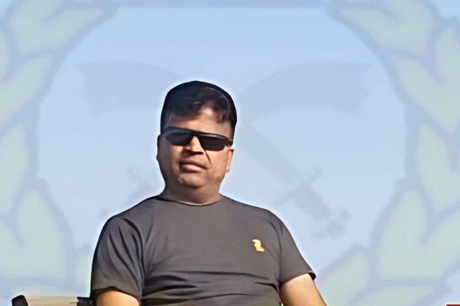 सशस्त्र प्रहरीका एसएसपी दीपक अधिकारी डीआईजीमा बढुवा सिफारिस 