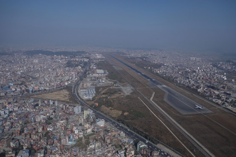 काठमाडौँको आकाशमा हुस्सु, बिहानैदेखि उडान अवरुद्ध