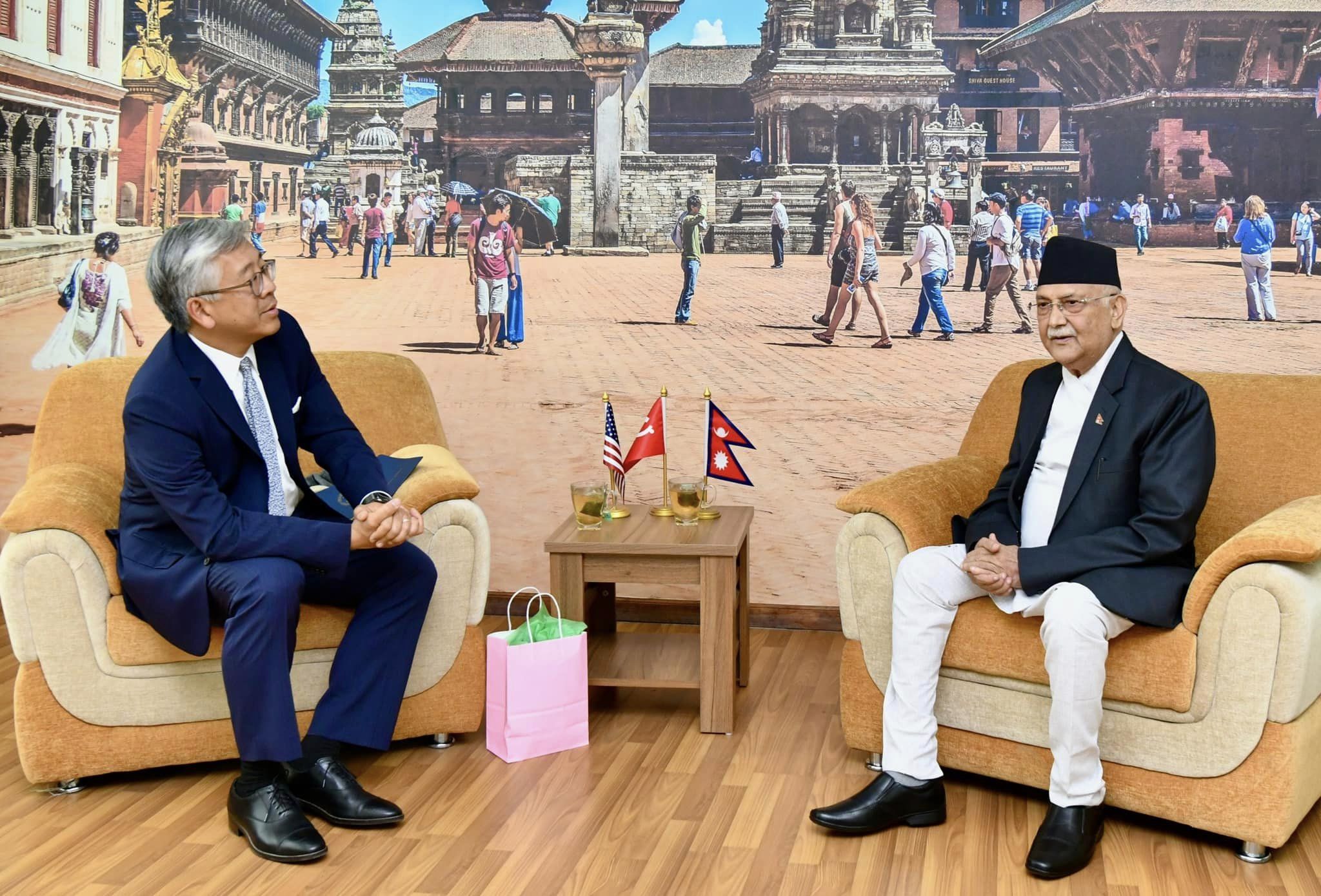 ओली र डोनाल्ड लुबीच भेट, समयमै एमसीसी परियोजना सम्पन्न गर्नुपर्नेमा जोड