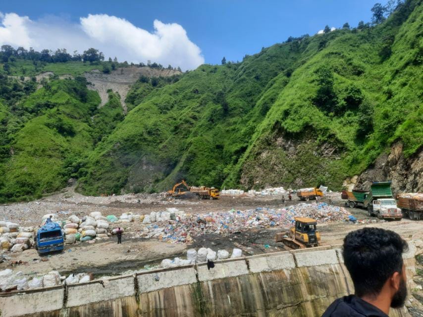 बञ्चरेडाँडा ल्यान्डफिल साइटमा फोहोर फाल्न रोक्ने स्थानीयको घोषणा