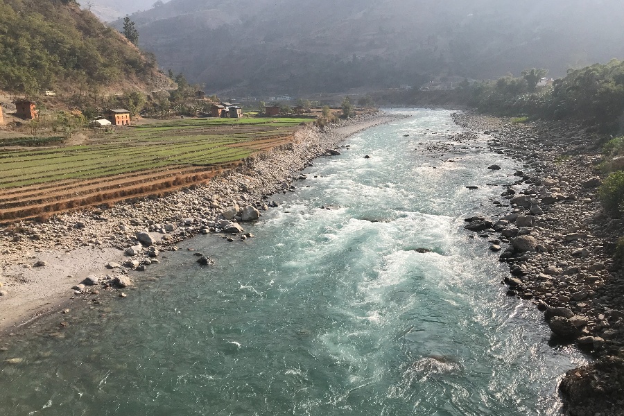 ठेक्का लागेको ८ वर्षमा पनि बनेन भेरी नदीमा पुल, ज्याला नपाएको कामदारको गुनासो