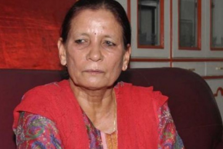 प्रधानमन्त्री दाहालपत्नी सीताको नर्भिकमा स्वास्थ्य परीक्षण