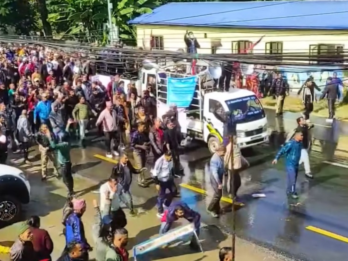 चितवनमा रास्वपा कार्यकर्ता र प्रहरीबीच झडप