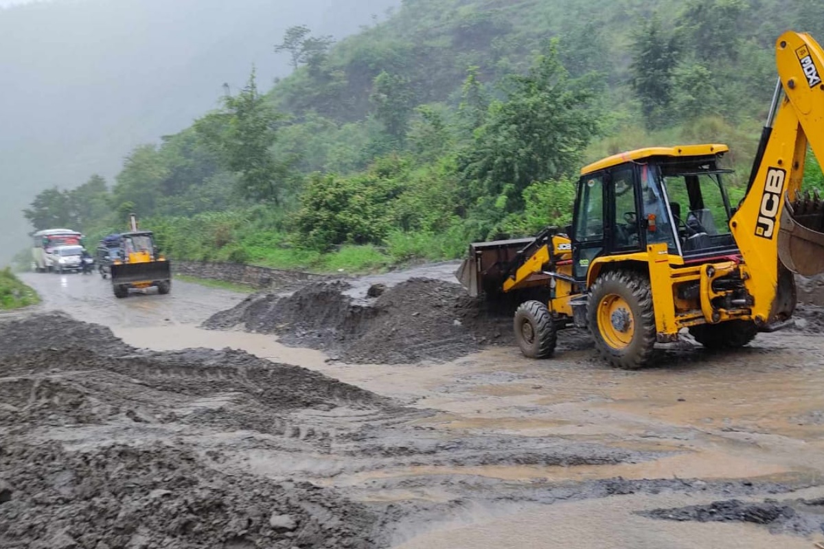 काभ्रेमा खोलाले बगाएर १ जनाको मृत्यु, बीपी राजमार्ग अवरुद्ध 