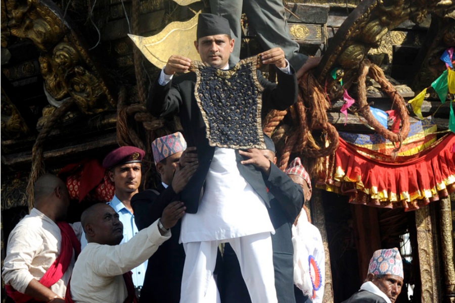 रातो मत्स्येन्द्रनाथको भोटो जात्रा देखाइँदै, काठमाडौँ उपत्यकामा बिदा