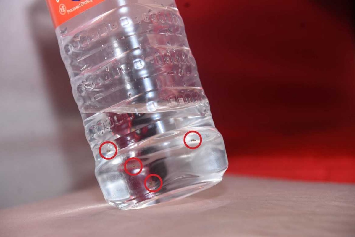 बोतलको पानी कीरा भेटिएपछि किम्ची फास्टफुडलाई २ लाख जरिबाना तिराउने महानगरको निर्णय