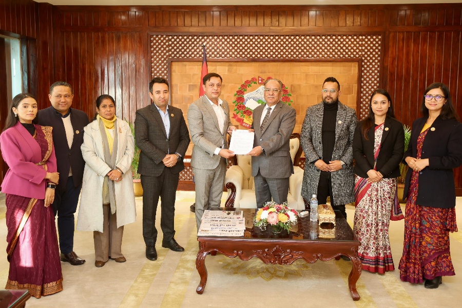 रास्वपाको ज्ञापनपत्र बुझ्दै प्रधानमन्त्रीले भने– हवाई क्षेत्रलाई कालोसूचीबाट हटाउने प्रयासमा छौँ