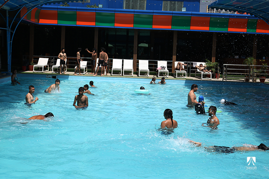 सुरक्षित छैनन् काठमाडौँका स्विमिङ पुल