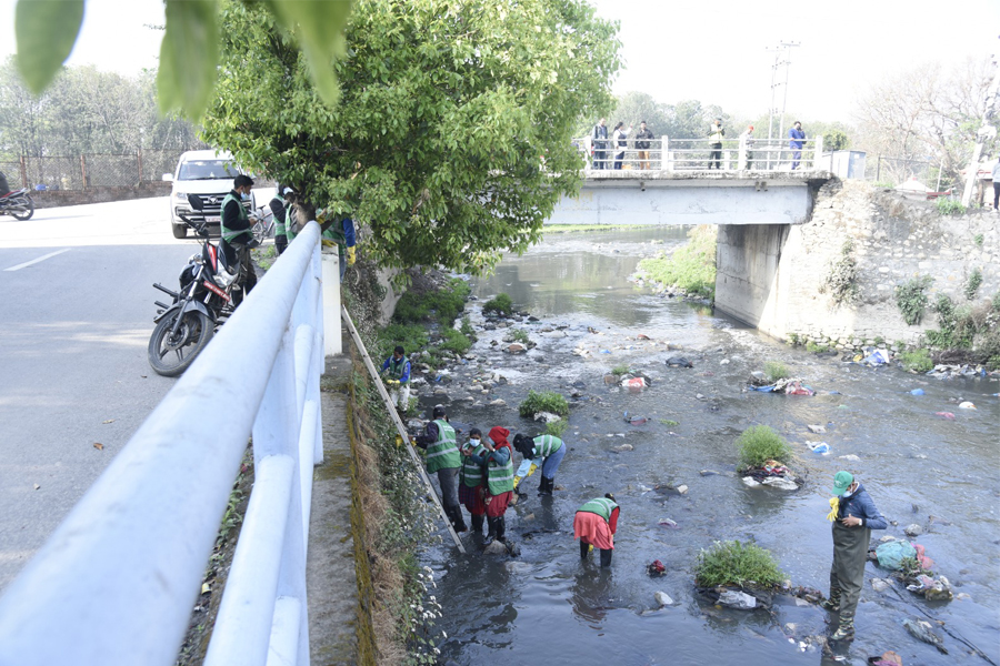 नदी सफाइ स्वर्णिम योजना: ५ महिनामा २ हजार २४८ मेट्रिक टन फोहोर संकलन 