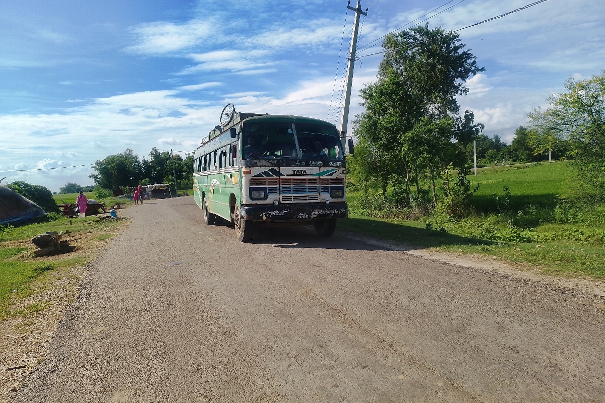 हुलाकी सडकले सुगम बन्यो नरैनापुर