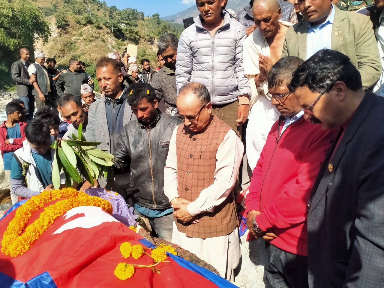 घाइतेको उपचार, राहत र पुनर्स्थापना सरकारको उच्च प्राथमिकतामा : रक्षामन्त्री