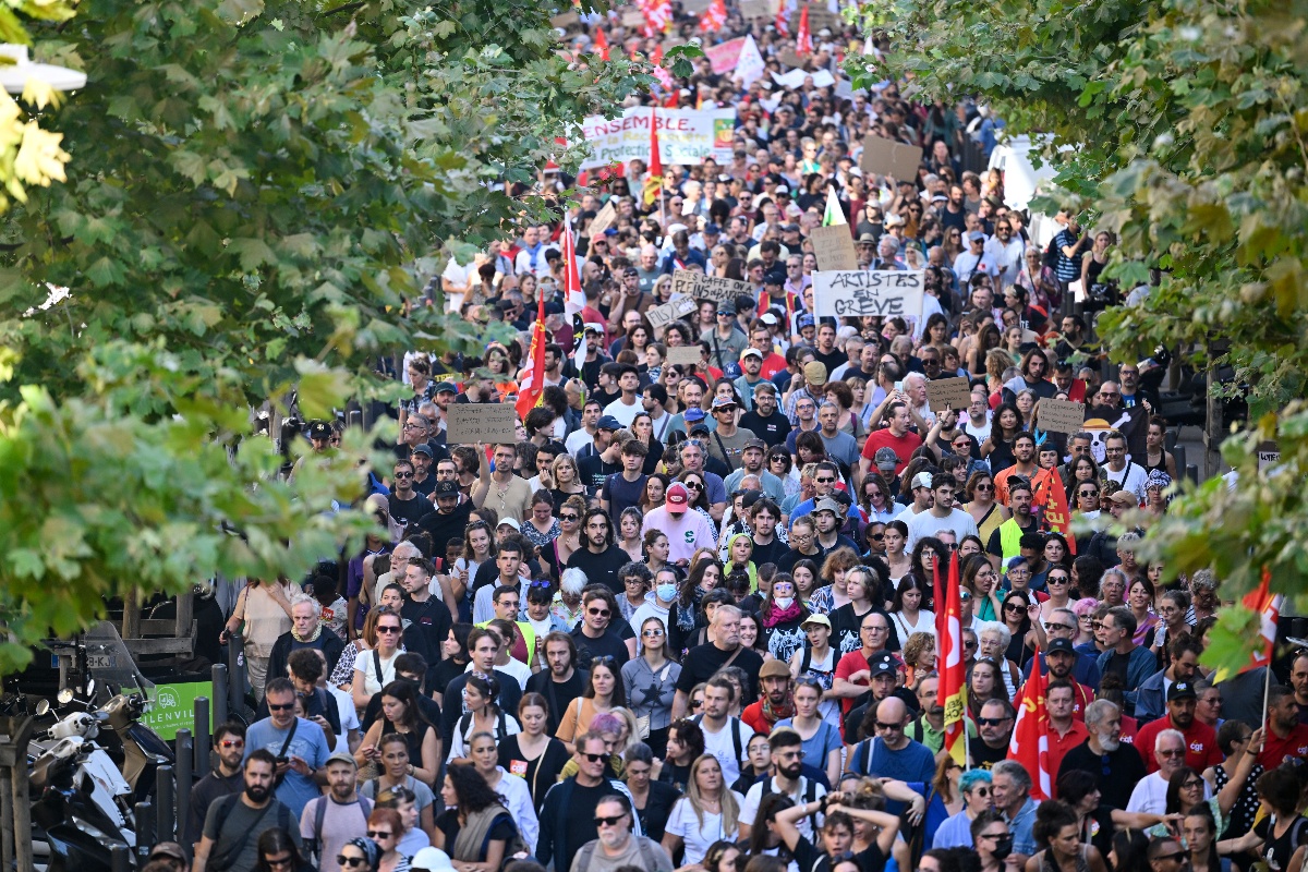 फ्रान्समा ट्रेड युनियनको हडताल, बजेट योजनामा चुनौती