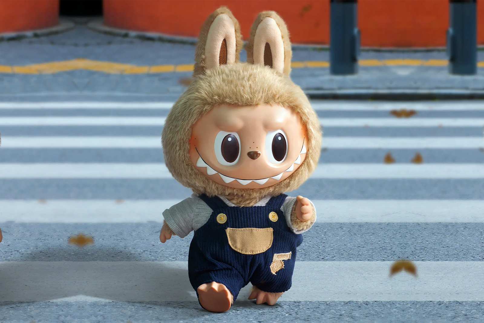 अर्बौंको व्यापार गरिरहेको विचित्रको खेलौना– लाबुबु