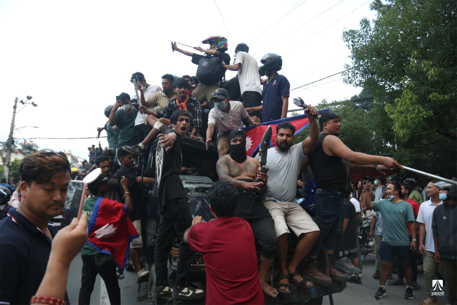 आन्दोलनका भिडियो र तस्वीर हेर्दै प्रहरी, अपराधमा संलग्नलाई धमाधम पक्राउ