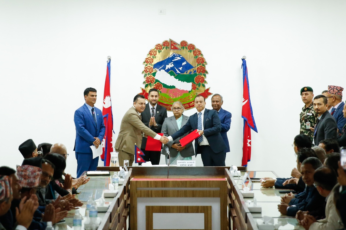 प्रधानमन्त्रीको रोहबरमा एनआरएनएबीच एकताको घोषणा