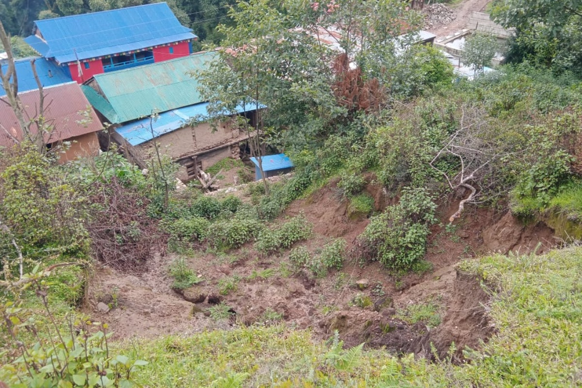 भोजपुरको पाँचधारे बजार पहिरोको जोखिममा